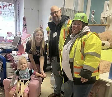 Every Afternoon, Construction Workers Stop What They’re Doing for One Little Girl