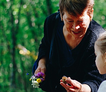 Retired Accountant Becomes 'School Grandma'