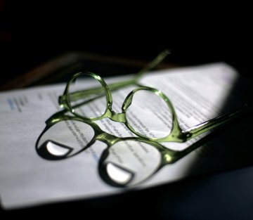 How to Find and Support Trustworthy Journalism