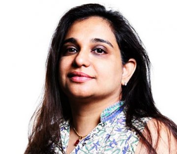 She Gave Street Children Her Cell Number & Changed Their Lives