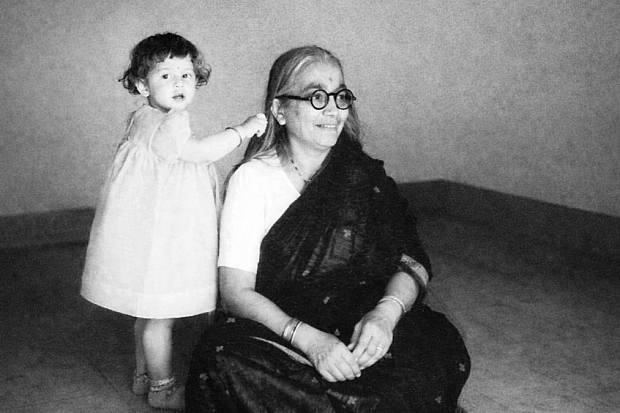 The Story of Dr Sarladevi Khot, Who Treated Communities in India & Africa in the 1900s