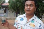Former Cambodian Boy Soldier Defuses His Past