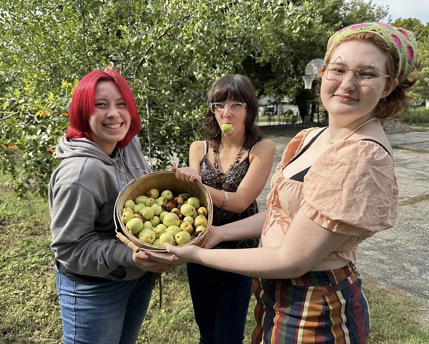Nonprofit Turns Vacant Lots Into Free Fruit Orchards